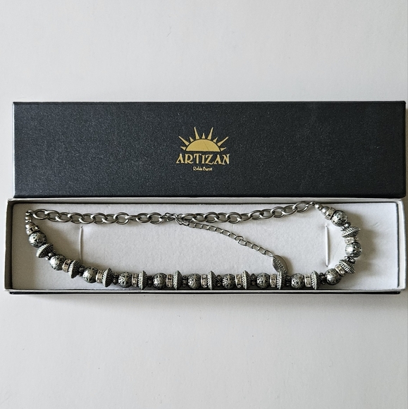 Artizan Necklace - Picture 3 of 3